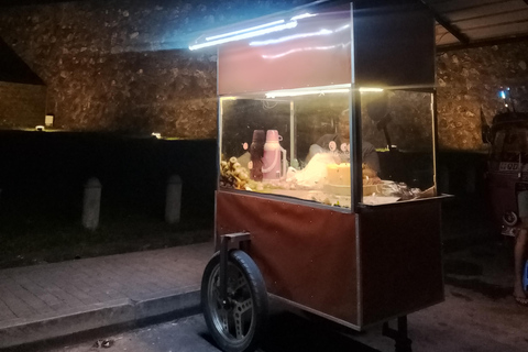 Galle: Fort Nightlife Tour with Arrack Tasting & Snacks