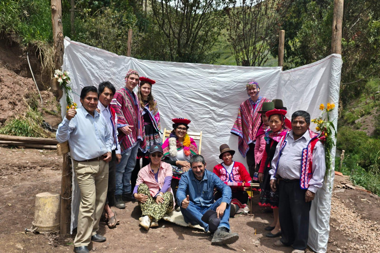 Flavor and Culture in Parcarhuasi: Ancestral Textiles and Pachamanca Banquet