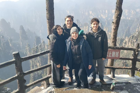 Private Tour Guide Service with Commentary in Zhangjiajie Private Guide (Spanish) – Per Day