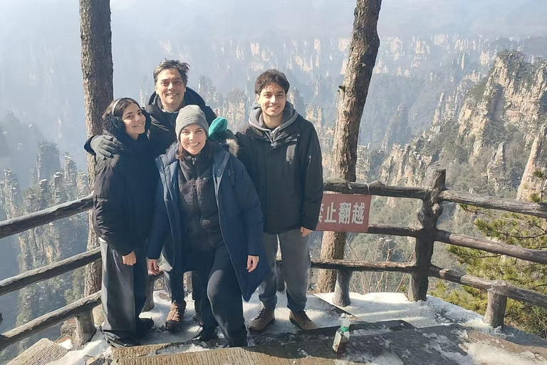 Private Tour Guide Service with Commentary in Zhangjiajie Private Guide (Spanish) – Per Day