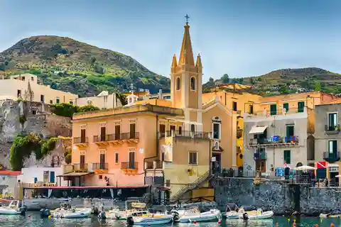 Capo d'Orlando: Mini-cruises to Lipari and Vulcano.