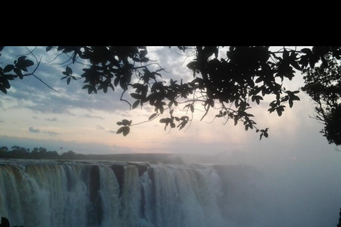 Victoria Falls Sunrise Guided Tour & Local Market Experience Victoria Falls: Sunrise Guided Tour with Souvenir Market