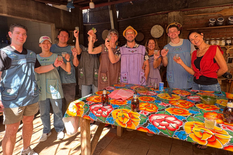 Oaxaca: Cooking Class with Market Tour and Mezcal Tasting
