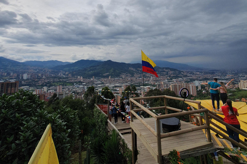 Medellin: Luxury and Private City Tour in French