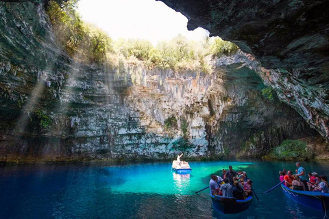 Zakynthos: Kefalonia VIP Cruise & Guided Tour with Pickup