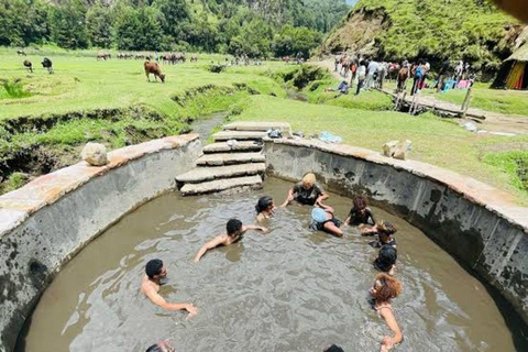 Addis Ababa: Horse Ride & Mud Bath