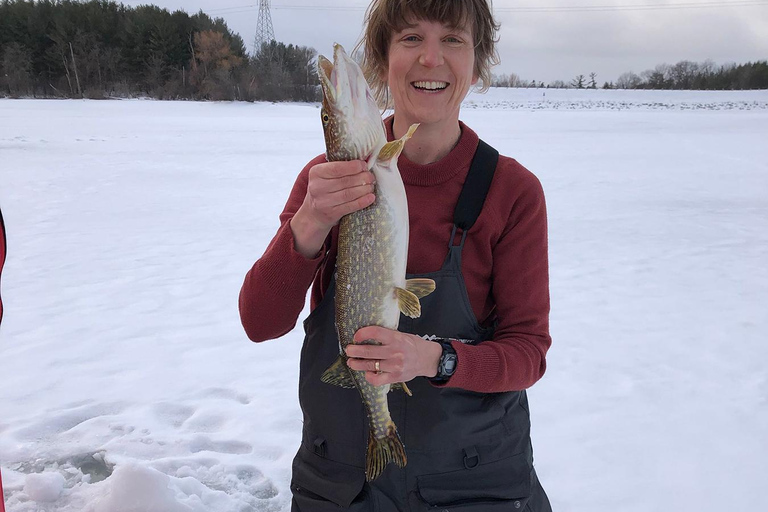 Toronto: Escursione in camper per la pesca sul ghiaccio