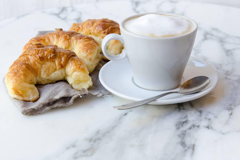 Bemerkenswerte Cafés (Bares notables) de Buenos AiresAv. de Mayo &amp; Plaza de Mayo mit Umsteigemöglichkeit.