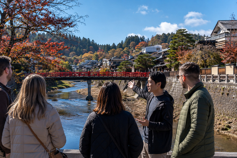 Takayama: Private Old Town, Temples & Autumn Colors Walk