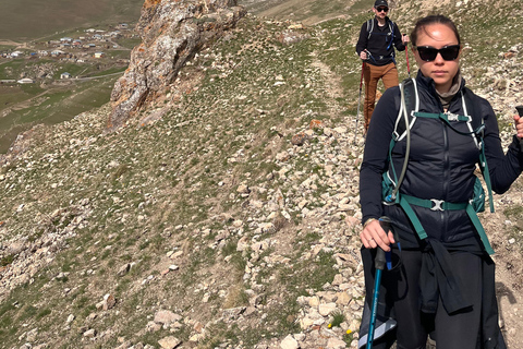 3 day trekking between mountain villages Khinaliq - Qriz Baku: 3 day trekking aroud mountain villages Guba - Khinalig