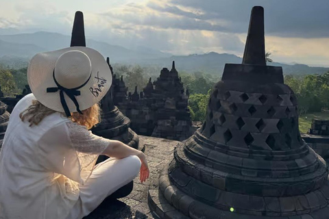 Yogyakarta: 4-Day Guided Tour with Meals and Transfers