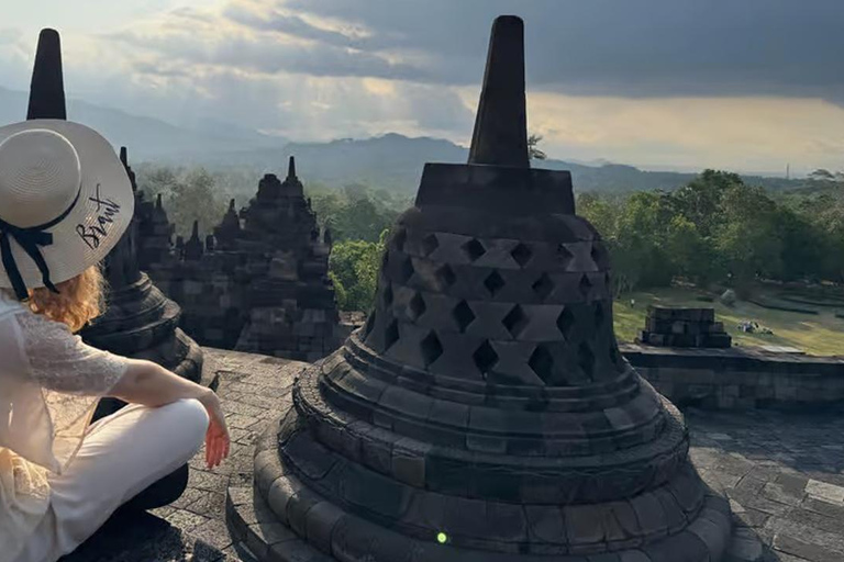 Yogyakarta: 4-Day Guided Tour with Meals and Transfers