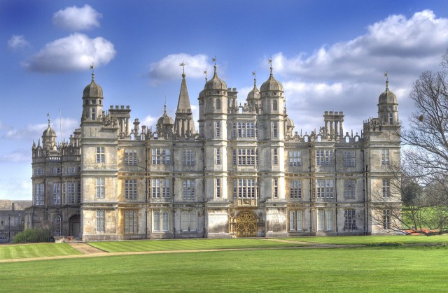 Visit Burghley House & Stamford Private Guided Tour with Driver in Newark-on-Trent