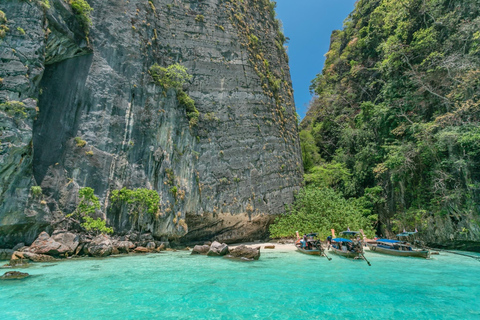 Phuket: Phi Phi Islands Late Departure Tour with Lunch Tour with Shared Hotel Transfer