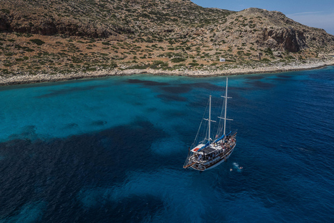 Chania: Luxury Gulet Cruise to Balos & Gramvousa with Lunch