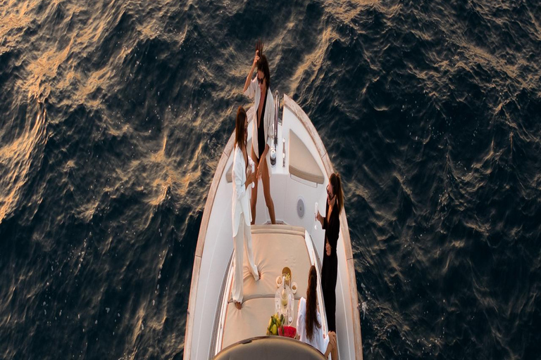 Positano: excursion d'une journée en croisière au coucher du soleil avec boissons et collationsJusqu'à 6 personnes