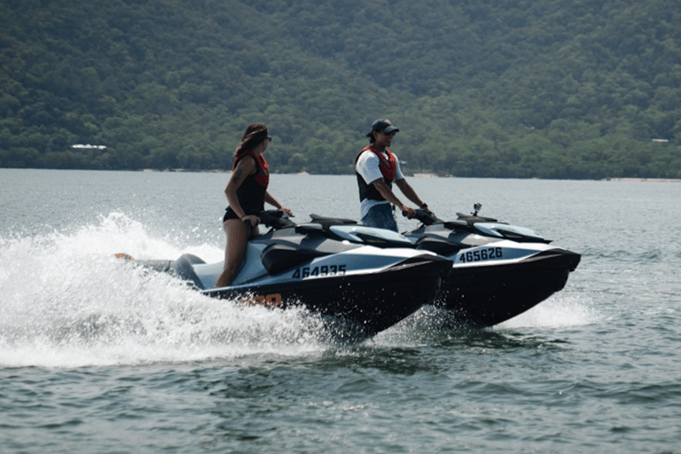 Cairns: 1.5 Hour Jet Ski Coastline Tour