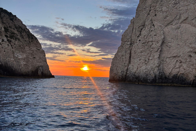 Speedboat Sunset Cruise: Caves & Free Wine Zakynthos Speedboat Sunset Cruise: Caves & Free Wine