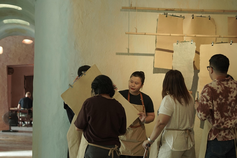 Da Nang: Workshop on making Dó paper and Dó paper notebooks