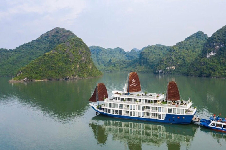 Au départ de Ninh Binh : Croisière Lotus de luxe de 2 jours dans la baie de Lan Ha