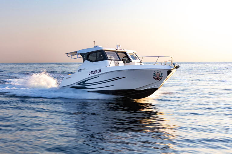 Mascate : tour en bateau privé des îles Daymaniyat avec plongée en apnée