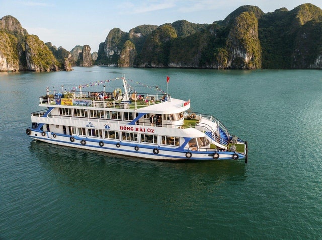 Hanoi: 1-Day Ha Long Bay Cruise w Luon Cave -Kayaking -Lunch