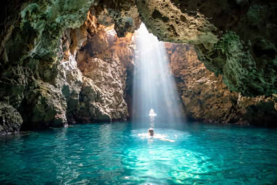 Ibiza: Wanderung zur Cueva de la Luz und Schnorcheln am Meer. Foto: GetYourGuide Ibiza: Wanderung zur Cueva de la Luz und Schnorcheln am Meer. Foto: GetYourGuide