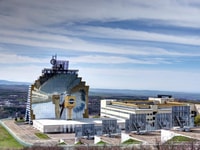 Remnants de l'URSS - Institut Heliocomplex du Soleil & Sukok - Housity