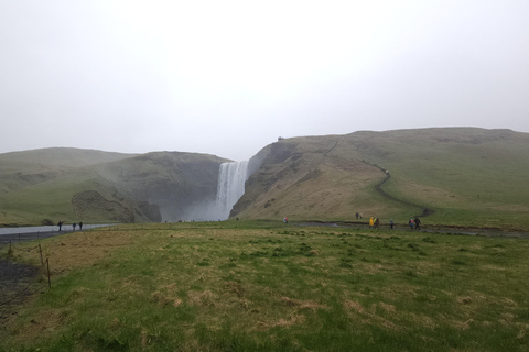 Private Tagestour an der Südküste mit GletscherwanderungPrivate Tagestour an die Südküste mit Gletscherwanderung