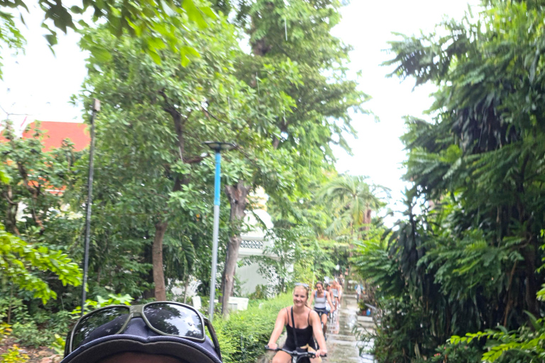 Bangkok: Hidden Gems Bike Tour to Street Food