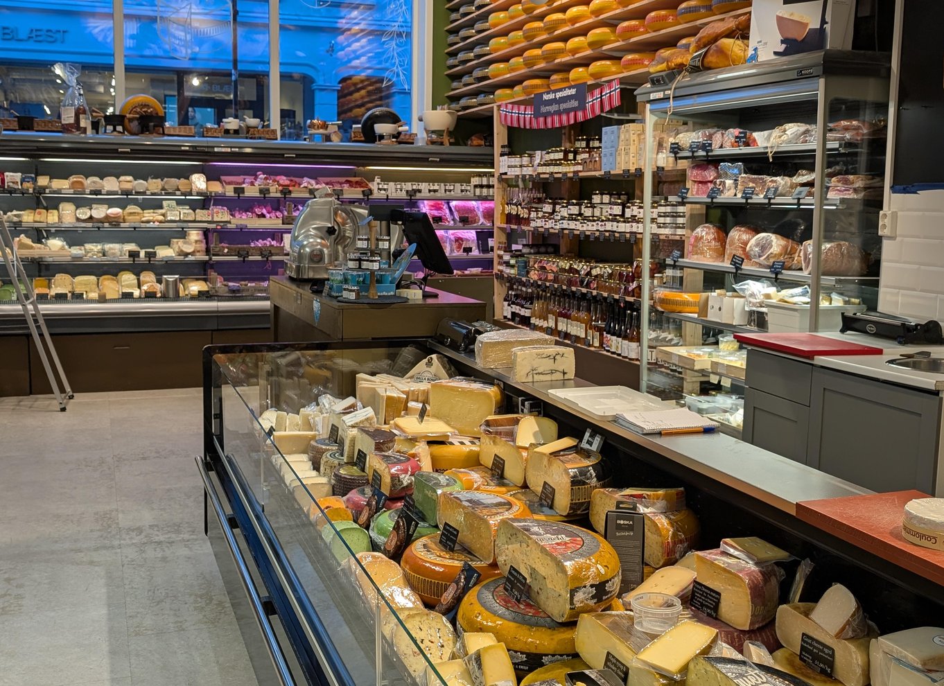 Kulturel gåtur med smag og duft af Ålesund