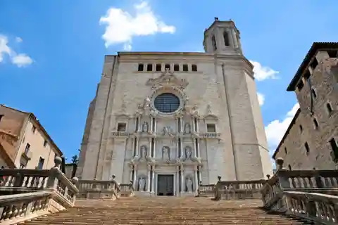 Girona: Selvguidet byrundtur med lyd på din telefon