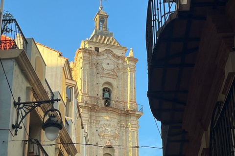 Málaga: Old Town Walking Tour & Local Life