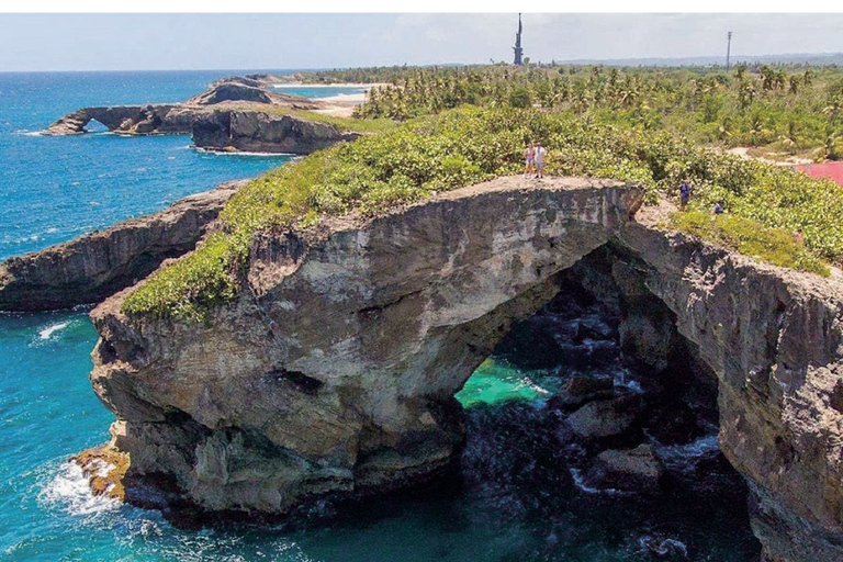 Puerto Rico: Cueva del Indio, Waterfalls, & Beach Tour