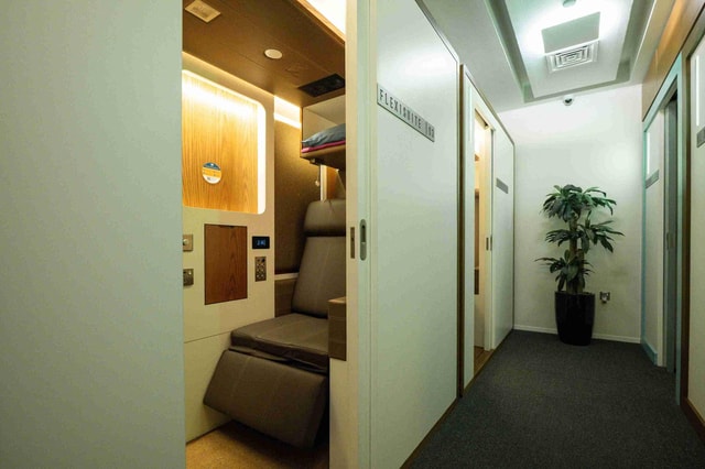 DXB Dubai International Airport: Sleepover Lounge Access