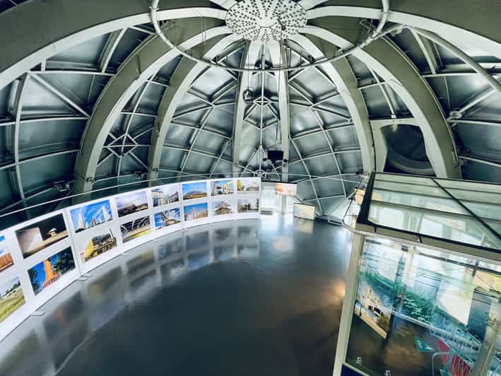 Atomium Inside