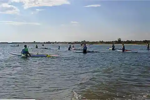 Thessaloniki: Private Windsurfing Lesson with an Expert