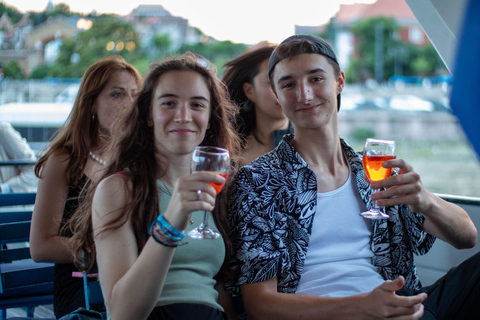 Budapest: Unlimited Prosecco Sightseeing Cruise Unlimited Prosecco and Aperitivo Spritz Crusie