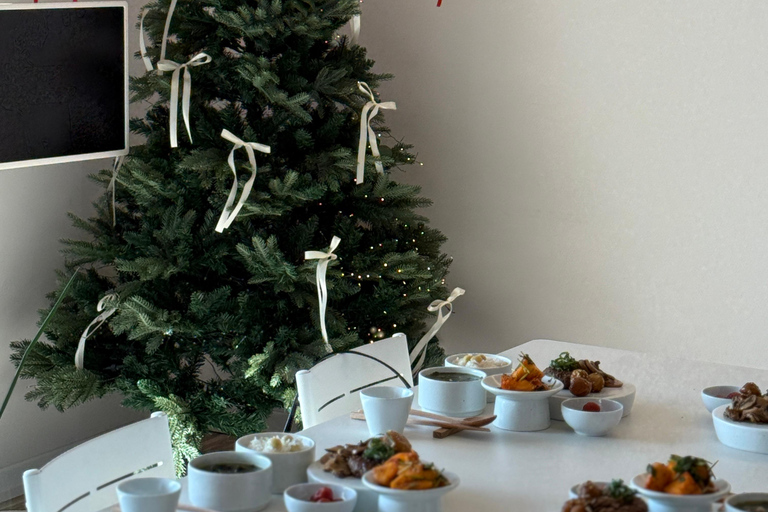 Busan: Korean Cooking Class with Kimchi and Gimbap