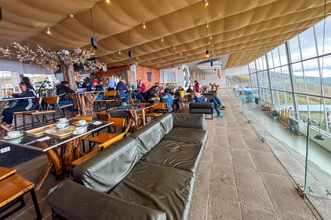 FullDay Quito: Middle of the World, Cable Car, Old Town