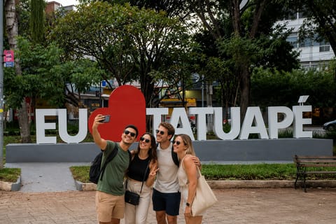São Paulo: East Side Walking Tour & Local Food Experience