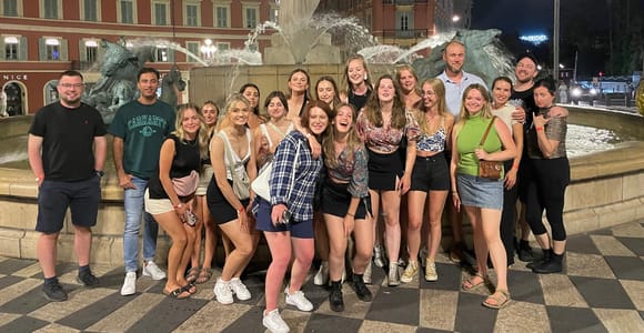 Internationale Kneipentour durch Lille mit kostenlosen Shots und lustigen Spielen