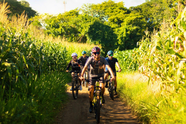 Mountain Bike Sightseeing Tour to the Salto de Malacatiupán