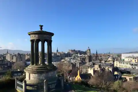 エディンバラカルトン・ヒル＆アーサーズ・シート・ウォーキング・ツアー