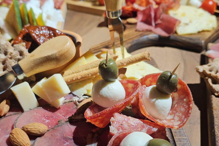 Tirana - Dua Vere – Albanian Wine Tasting Reserve Selection – with Barrel-Aged Raki (premium label)