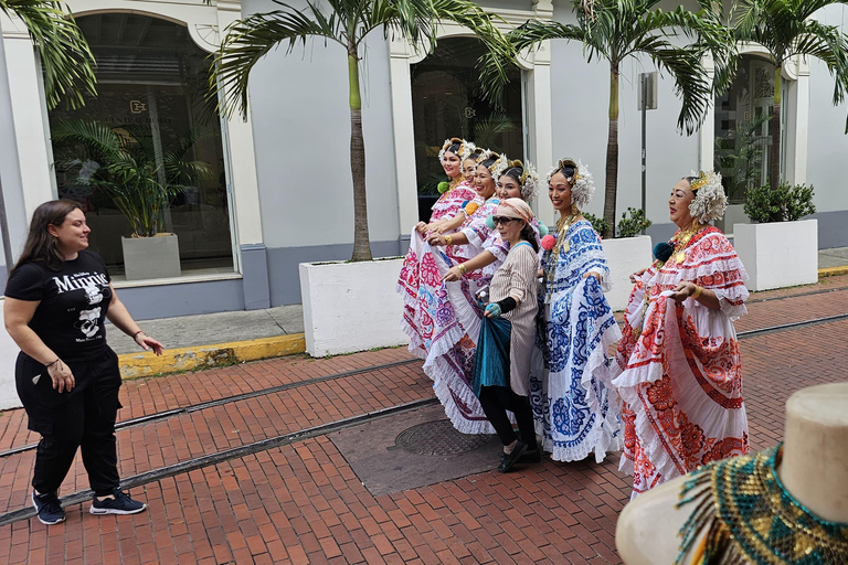 Panamá: Hábitat del Perezoso, Antigua Zona del Canal y Visita al Casco AntiguoSólo desde el Hotel City. No Sueños