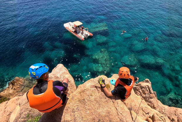 Porto Cervo: Coasteering em Costa Esmeralda com transfer de bote
