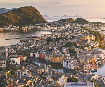 Passeggiata a Ålesund: Art Nouveau, vista sul mare e consigli per gli addetti ai lavori