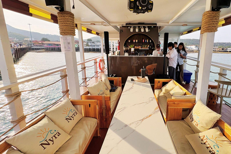 Pattaya: Premium Ferry Transfer to/from Koh Larn with Café Back to Pattaya – Standard Seat