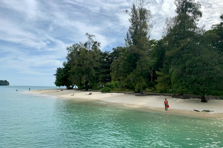 Langkawi: Sunset Dinner Cruise with Hotel Transfer